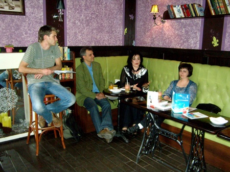 Зустріч у кав'ярні "Фешн бук"